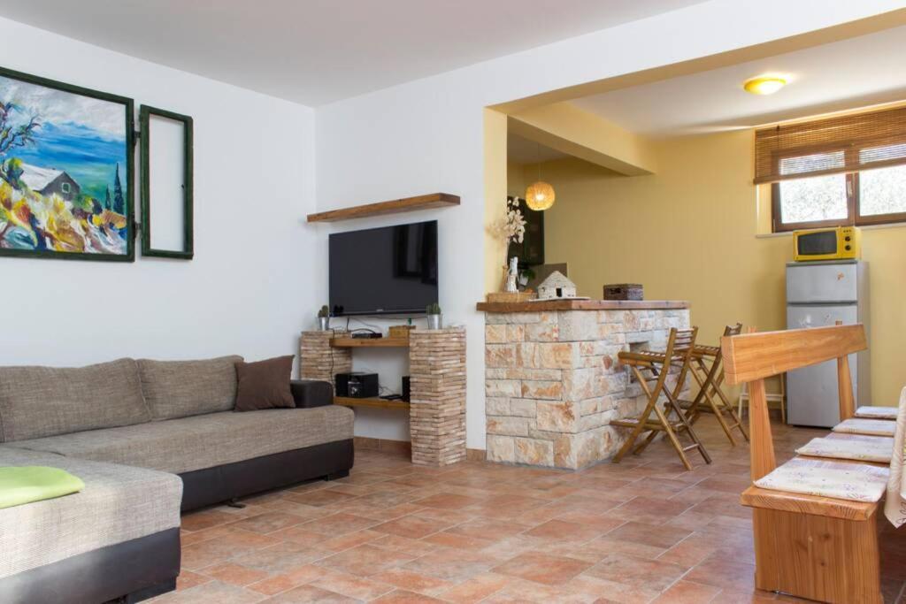Zelena Kuca- House Villa Ližnjan